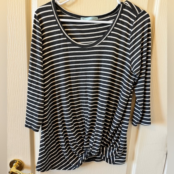 24/7 Maurices 3/4 sleeve stripe knit top tee shirt off white gray knot hem L - Picture 5 of 5